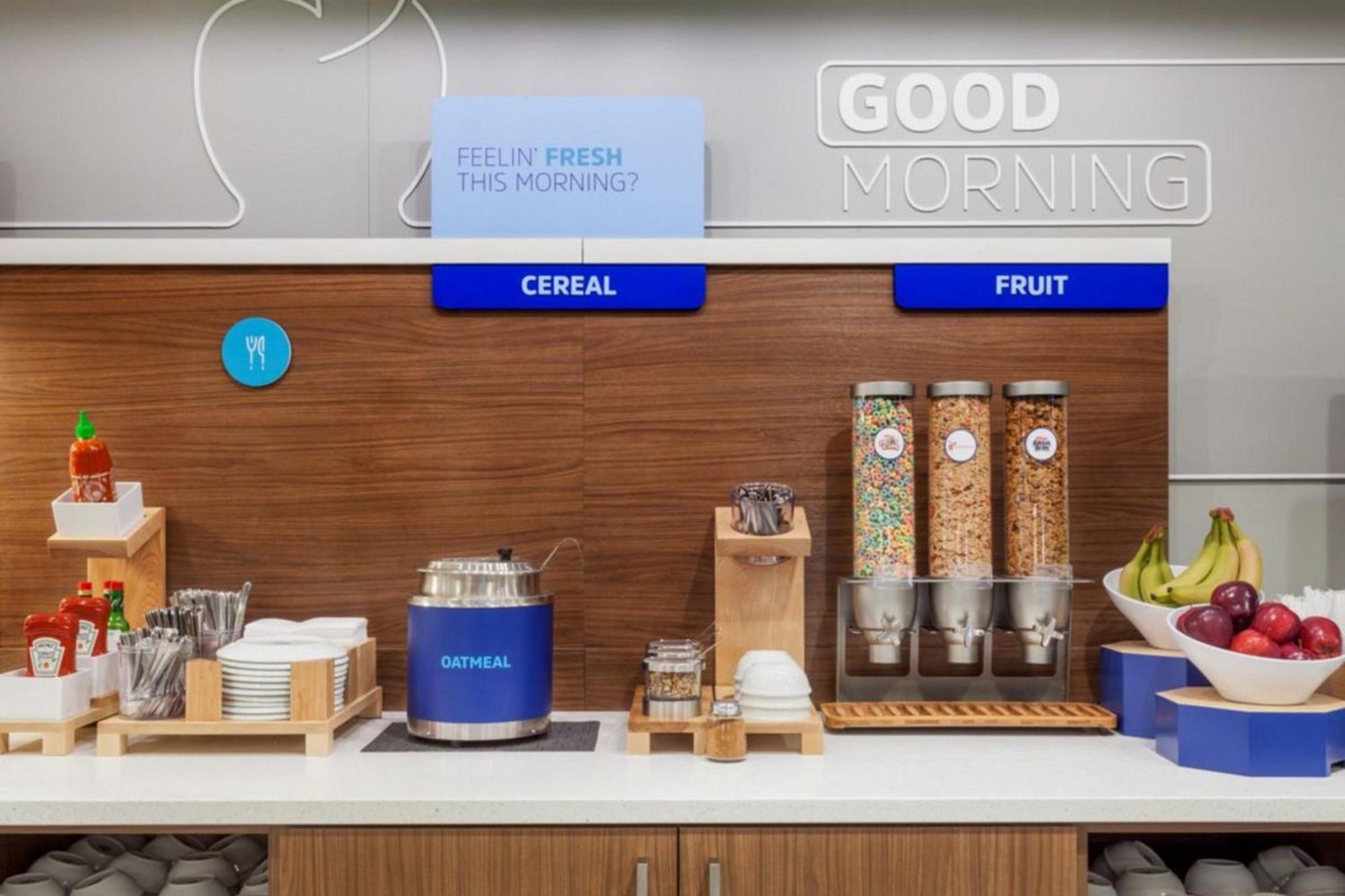 Holiday Inn Express & Suites Austin Airport East By Ihg Екстер'єр фото