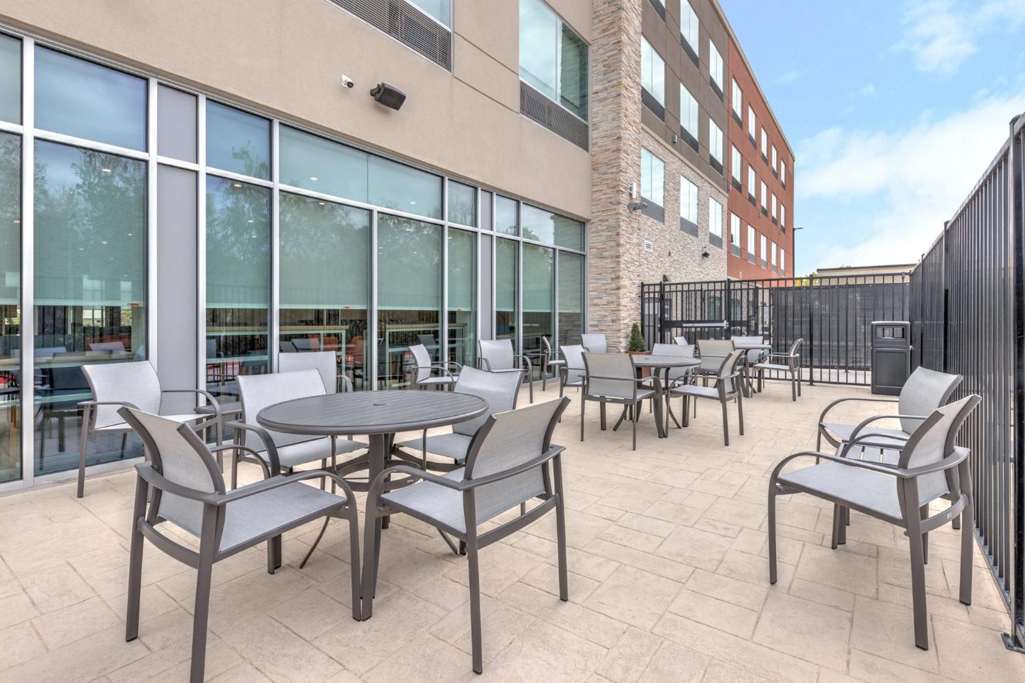 Holiday Inn Express & Suites Austin Airport East By Ihg Екстер'єр фото