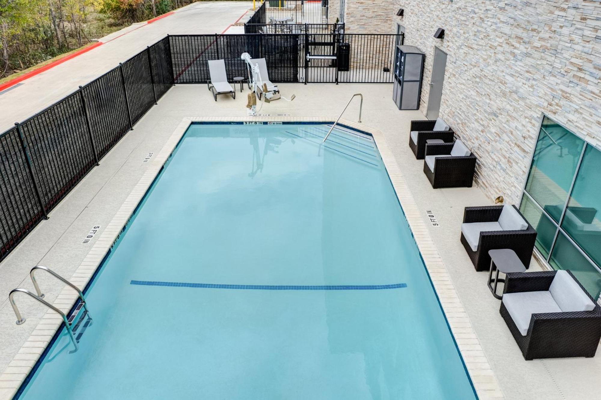 Holiday Inn Express & Suites Austin Airport East By Ihg Екстер'єр фото