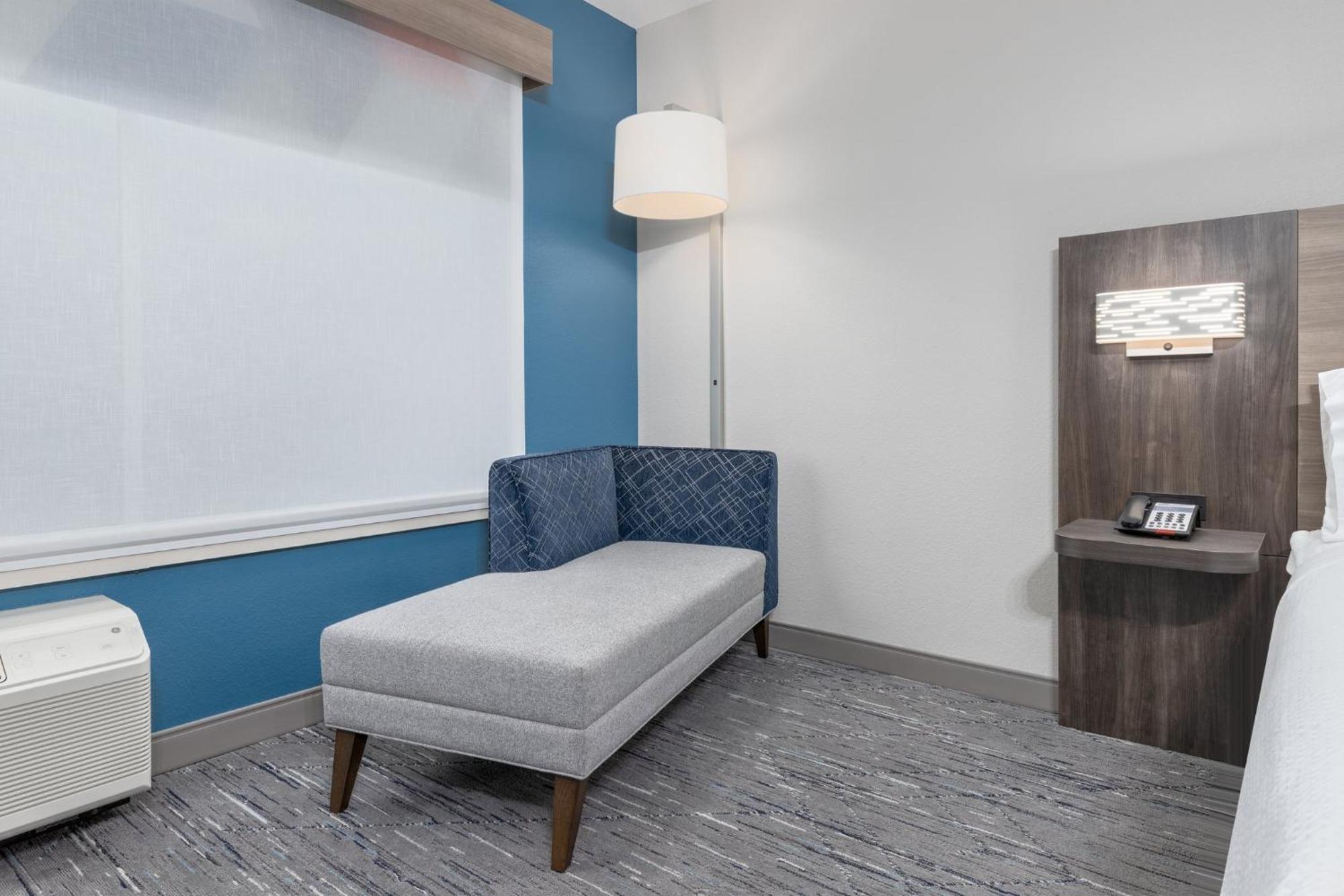 Holiday Inn Express & Suites Austin Airport East By Ihg Екстер'єр фото