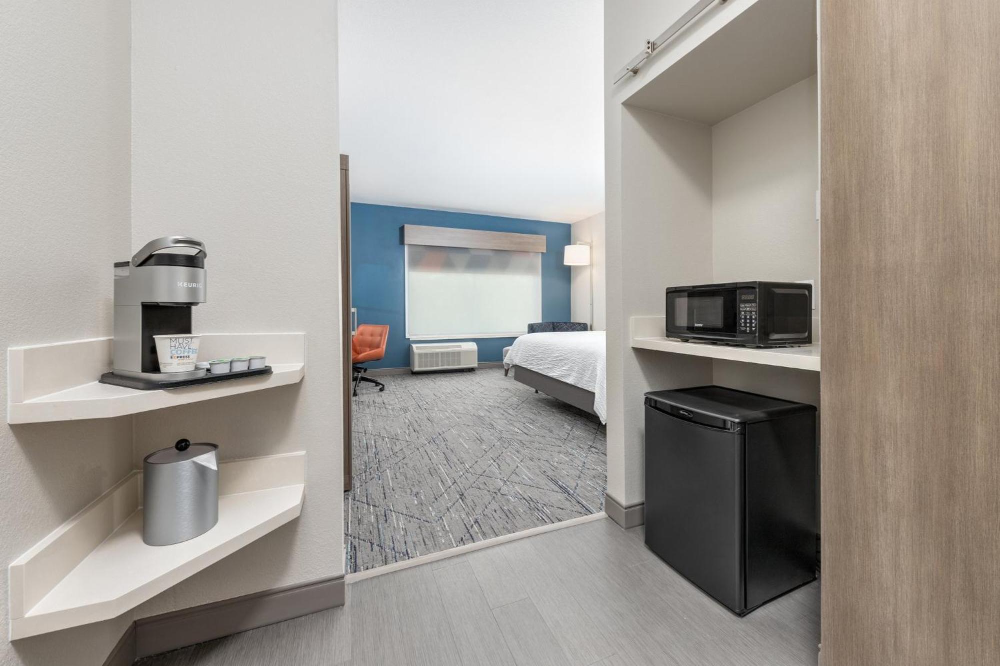 Holiday Inn Express & Suites Austin Airport East By Ihg Екстер'єр фото