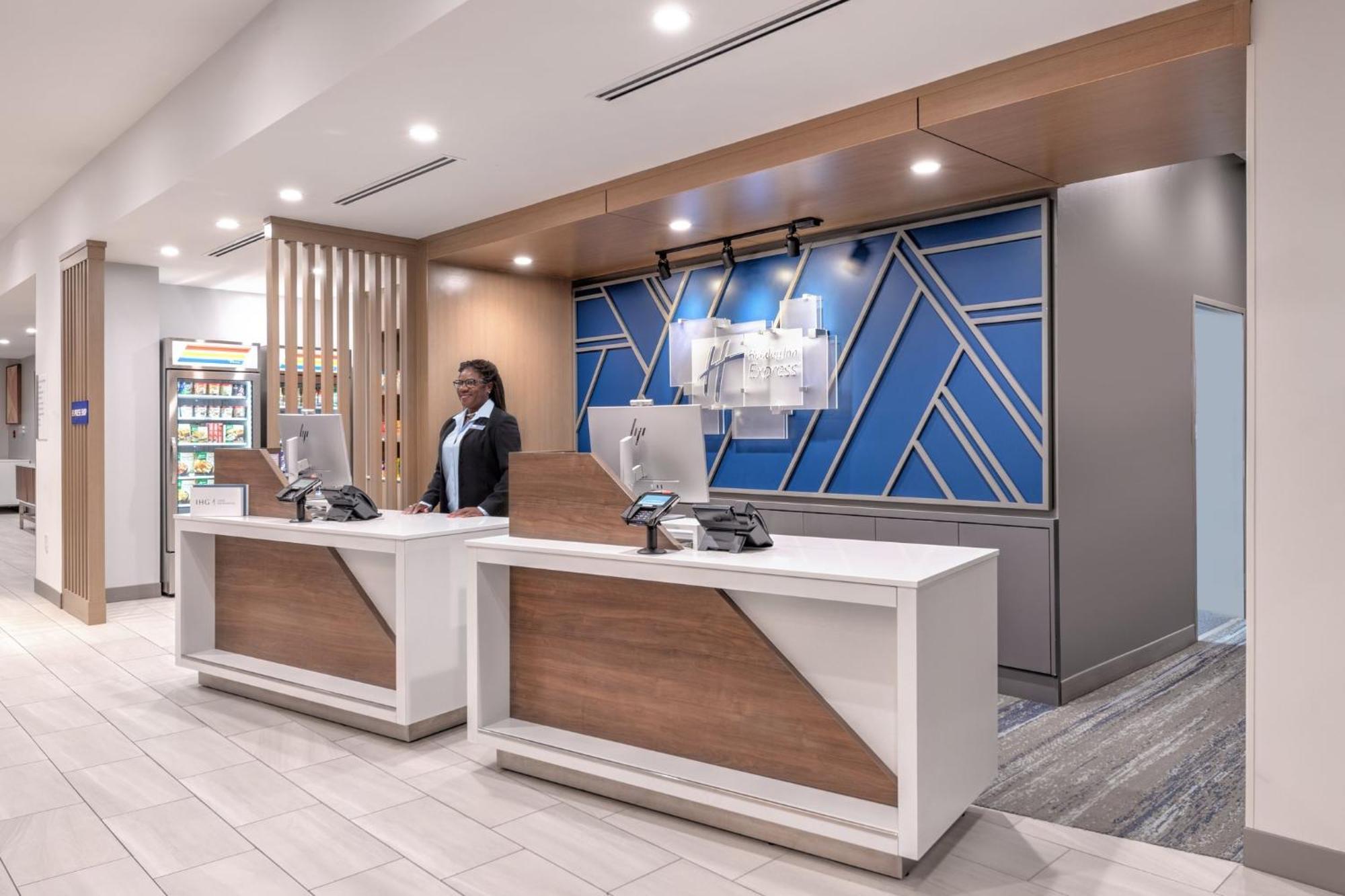 Holiday Inn Express & Suites Austin Airport East By Ihg Екстер'єр фото