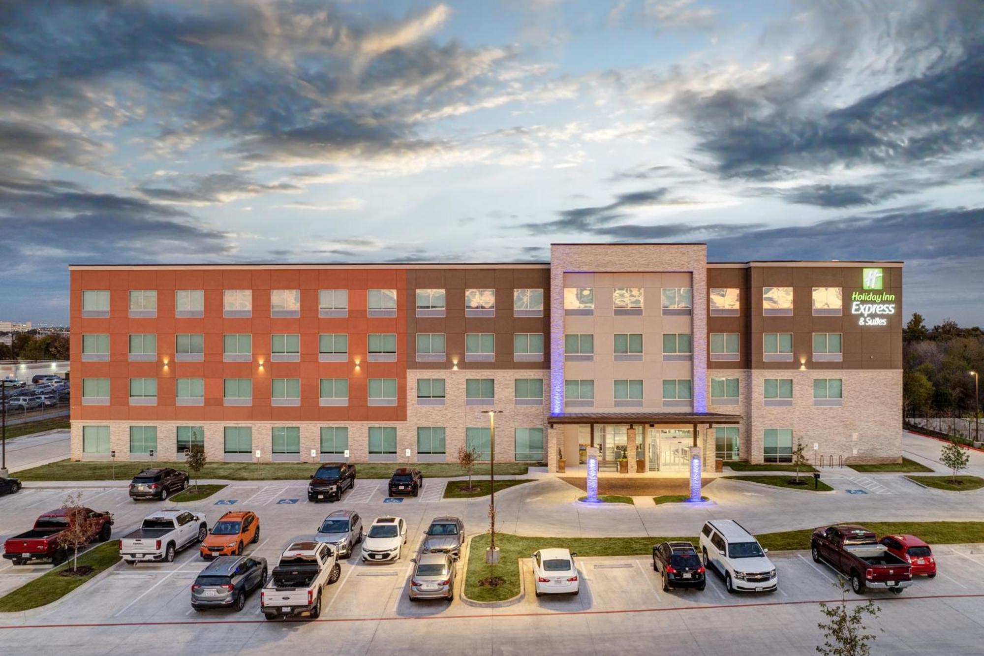Holiday Inn Express & Suites Austin Airport East By Ihg Екстер'єр фото