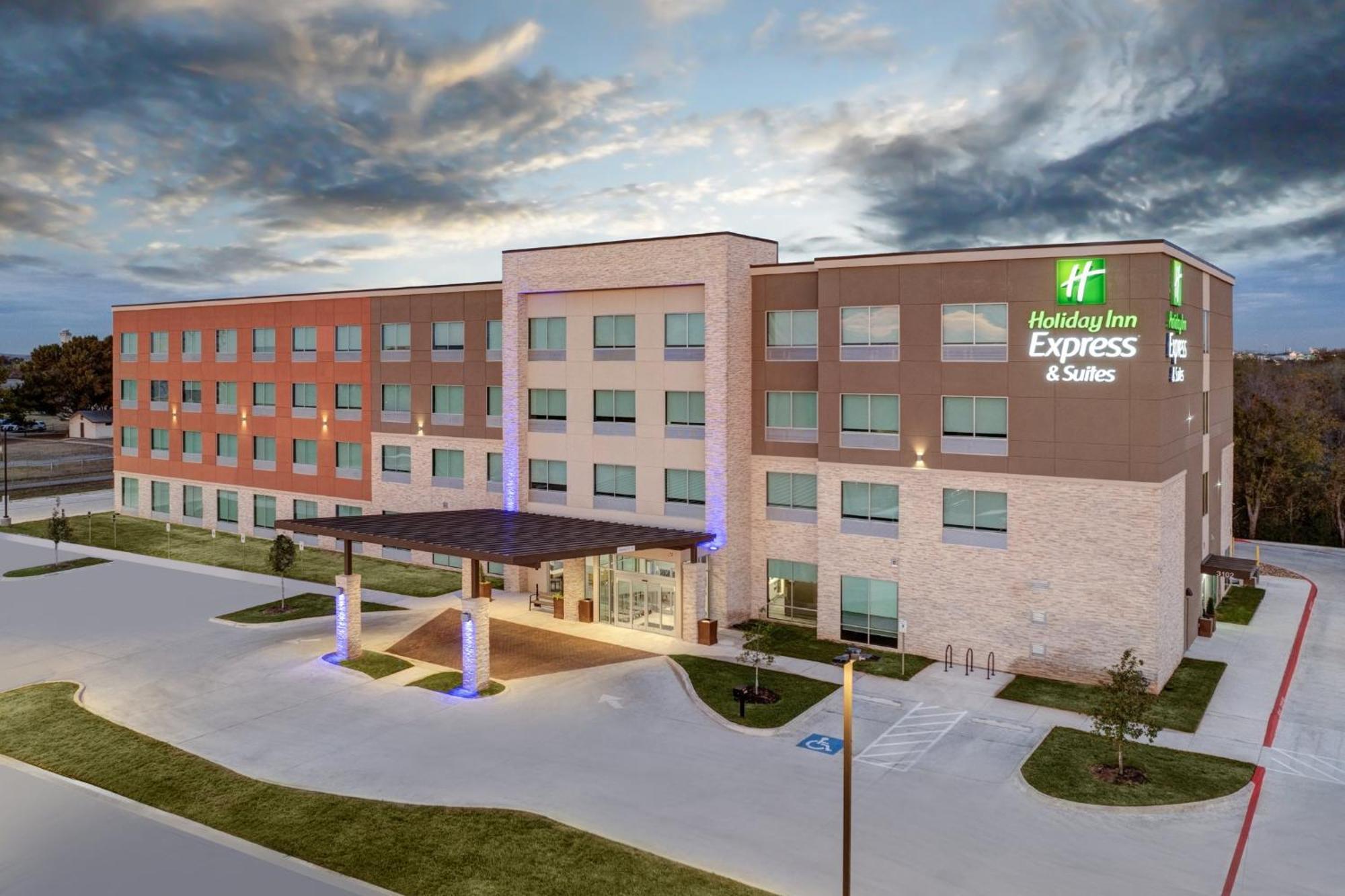 Holiday Inn Express & Suites Austin Airport East By Ihg Екстер'єр фото